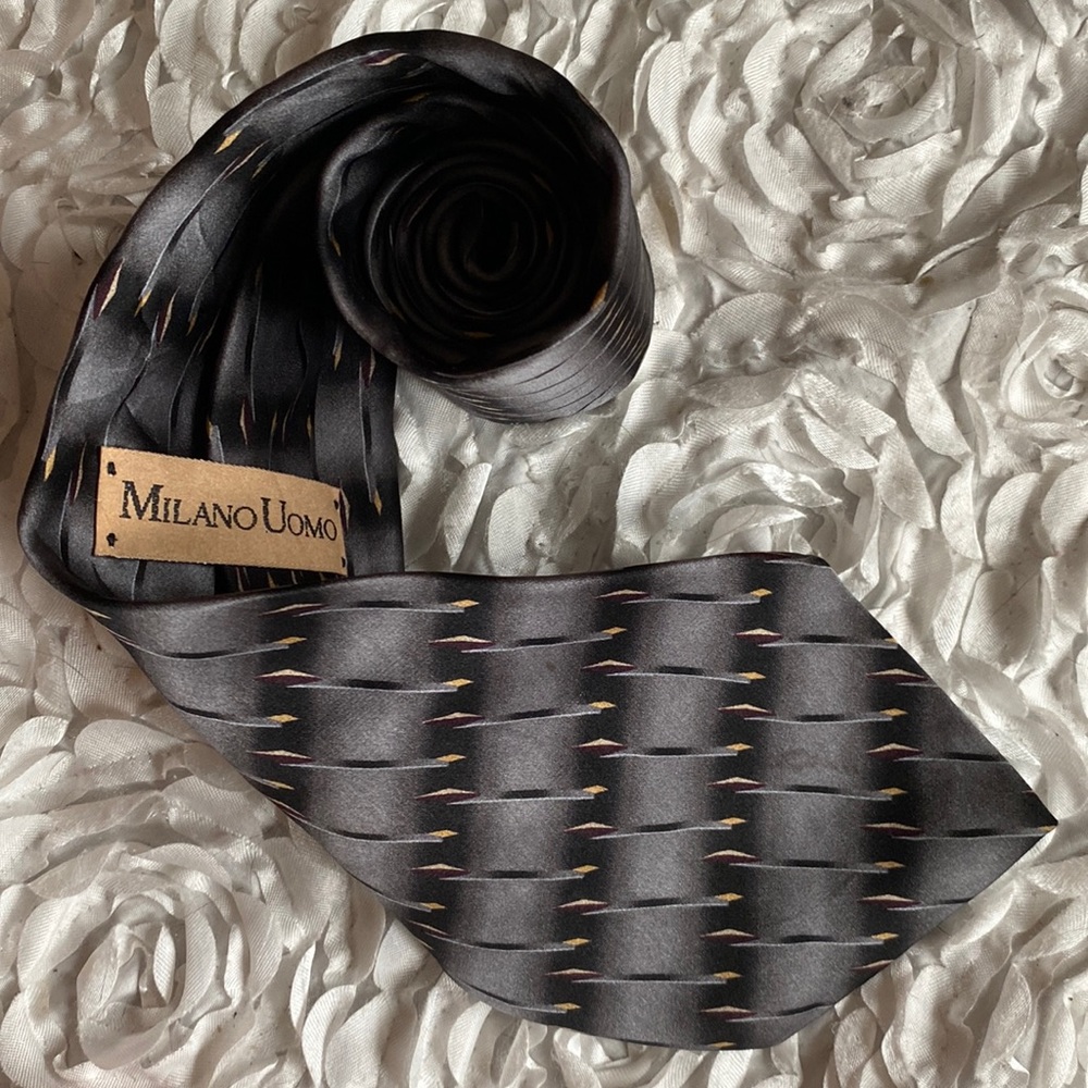 New Milano Uomo mens silk tie